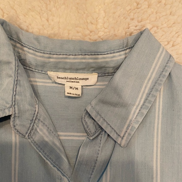 BeachLunchLounge button up tank - Picture 7 of 7